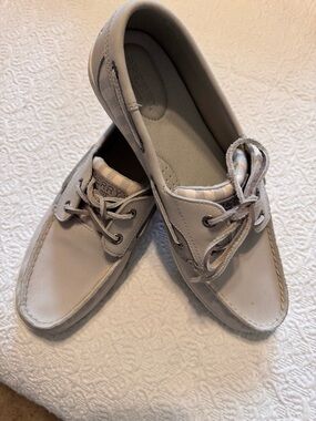 Sperry Women's Light Grey Boat Shoes - Classic Deck Style-New